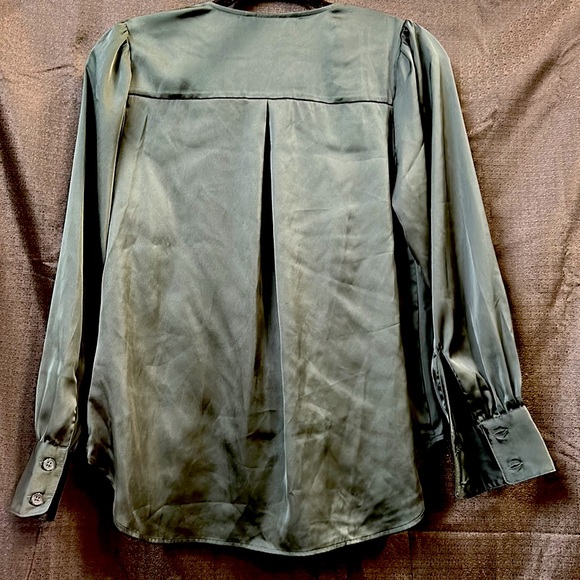 ‼️Deep Green Banana Republic Blouse size Small NWT - Picture 6 of 6